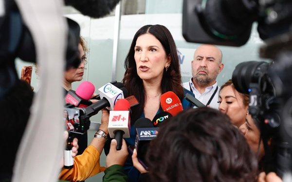 Kenia López la defiende labor plural del colectivo 50+1