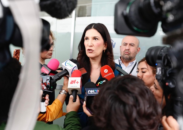 Kenia López la defiende labor plural del colectivo 50+1