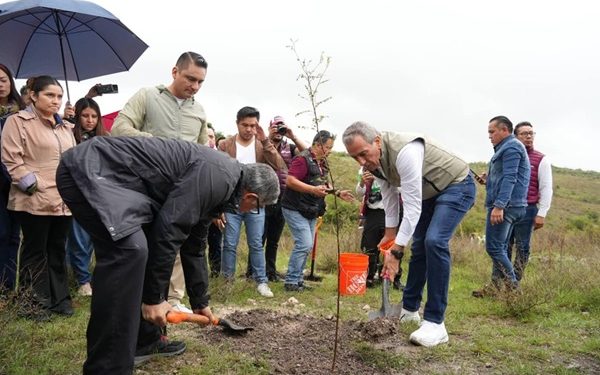 Encabeza Chedraui jornada de reforestación en Ecocampus BUAP