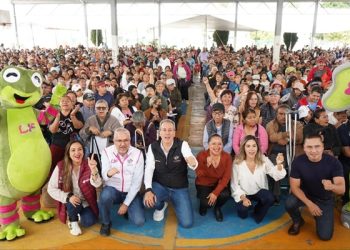 Entregan 10 mil 671 despensas en Agua Santa