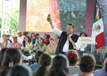 Entrega Armenta 621 apoyos al campo poblano