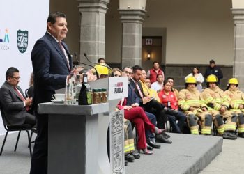 Destina Puebla predio para viviendas de bomberos