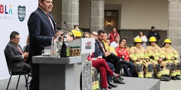 Destina Puebla predio para viviendas de bomberos