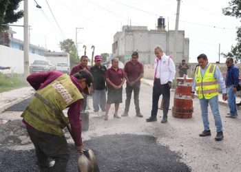 Supervisan bacheo en San Andrés Azumiatla