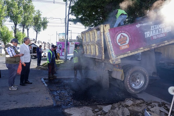 Supervisa Chedraui bacheo en la 18 Poniente