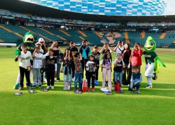 Acercan el béisbol profesional a 140 menores