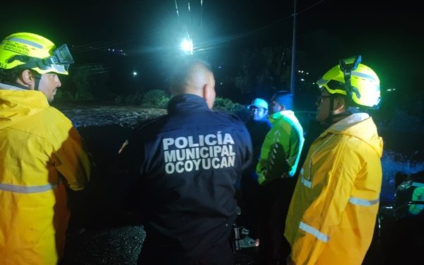 Refuerzan búsqueda de policía en el río Atoyac