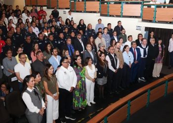 Capacitan a 400 servidores contra corrupción