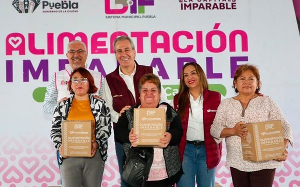 Entrega Pepe Chedraui despensas en Lomas de San Miguel