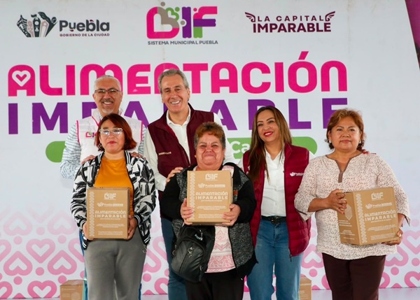 Entrega Pepe Chedraui despensas en Lomas de San Miguel
