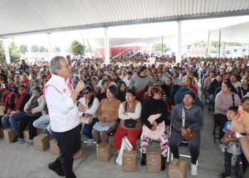 Entrega Pepe Chedraui 8 mil despensas en Xonacatepec