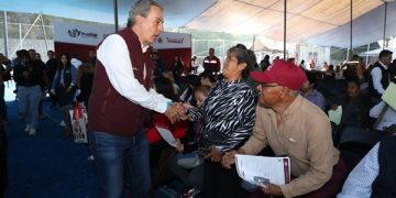 Atiende Chedraui demandas vecinales en Xonaca