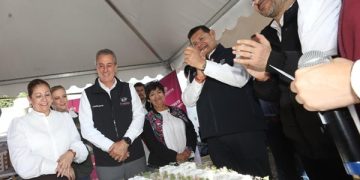 Acude Chedraui al arranque de viviendas del Fovissste