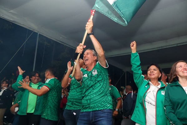 Reúne fiesta mundialista a 100 mil asistentes