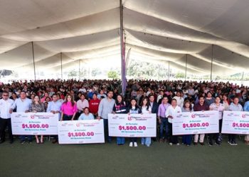Entrega Lupita Cuautle apoyos a 1,440 mujeres