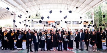 Destaca Lupita Cuautle esfuerzo de graduados