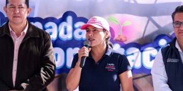 Reforesta Cuautle escuela en Emiliano Zapata