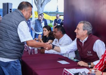 Escucha Chedraui peticiones en Infonavit San Pedro