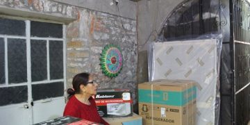 Entrega Ayuntamiento de Puebla enseres a damnificados