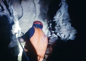 Refuerzan rescate de familia en gruta de Cuetzalan