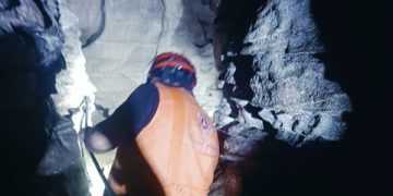 Refuerzan rescate de familia en gruta de Cuetzalan