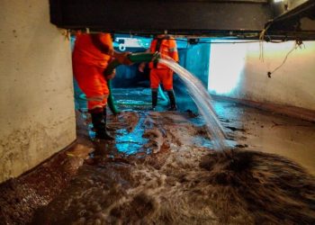 Dan mantenimiento al Puente de Bubas por las lluvias
