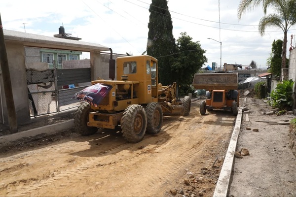 Supervisa Chedraui pavimentación en Guadalupe Hidalgo