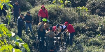 Localizan a policía arrastrado por el desbordamiento del río Atoyac