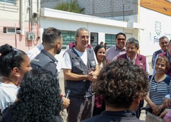 Supervisa Chedraui pavimentación en San Baltazar Campeche