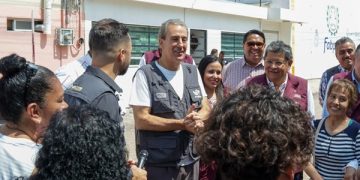 Supervisa Chedraui pavimentación en San Baltazar Campeche