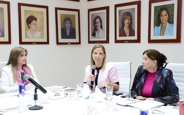 Fortalece Ceci Arellano labor social del DIF