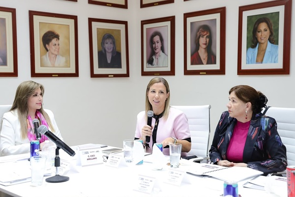 Fortalece Ceci Arellano labor social del DIF
