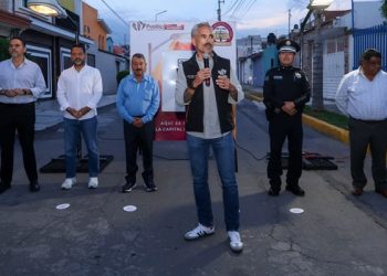 Moderniza Ayuntamiento de Puebla alumbrado en Amalucan