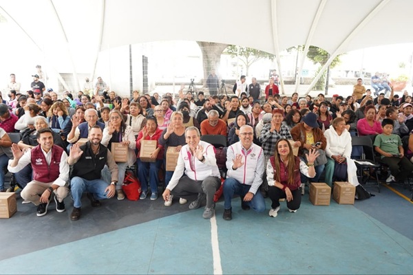 Entrega Ayuntamiento de Puebla 2 mil 322 despensas en Analco