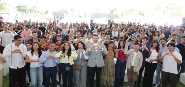 Premia Puebla el talento de nueve jóvenes
