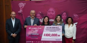 Entrega Ayuntamiento donativos en favor de mujeres poblanas
