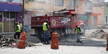 Supervisa Chedraui bacheo en Los Pinos Mayorazgo