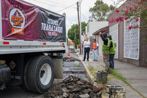 Supervisa Chedraui bacheo en San José Mayorazgo