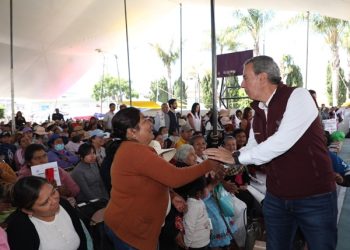 Entrega Pepe Chedraui 5 mil 550 despensas en Canoa