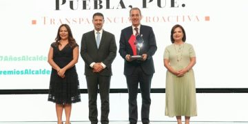 Recibe Pepe Chedraui premio por gobierno abierto