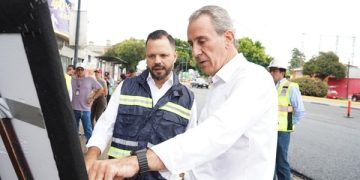 Rehabilita Chedraui el bulevar 5 de Mayo