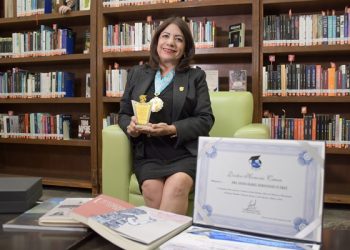 Reconocen trayectoria de investigadora BUAP
