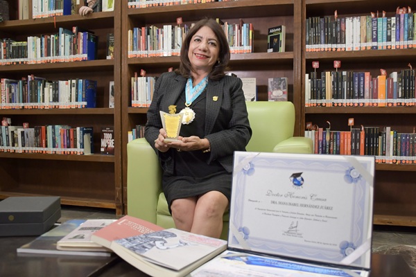 Reconocen trayectoria de investigadora BUAP