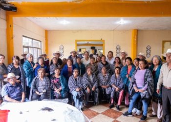 Reconoce Lupita Cuautle a los adultos mayores