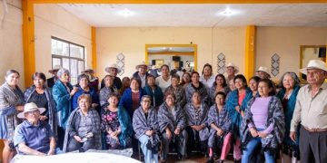 Reconoce Lupita Cuautle a los adultos mayores
