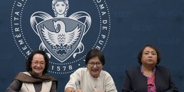Sellan BUAP y Rosario Castellanos alianza