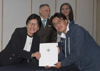 Reconocen a 71 egresados del Bachillerato 5 de Mayo de la BUAP