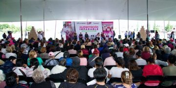 Entrega SMDIF 12 mil 585 despensas en San Felipe Hueyotlipan