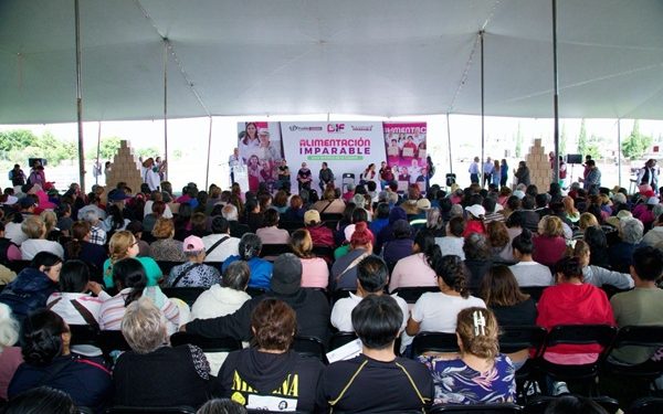 Entrega SMDIF 12 mil 585 despensas en San Felipe Hueyotlipan