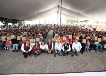 Entregan 5 mil 400 despensas en La Margarita